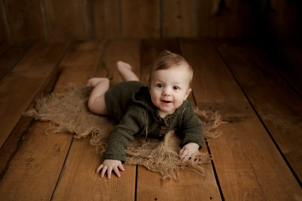 Chicagoland family photographer baby on tummy