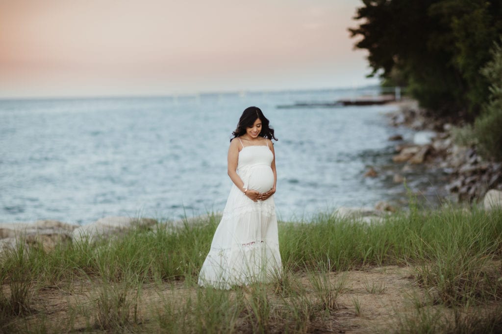 maternity photo shoot Lake Michigan
