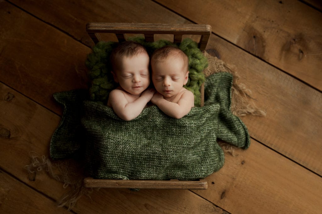 twin newborn photo shoot Chicago area