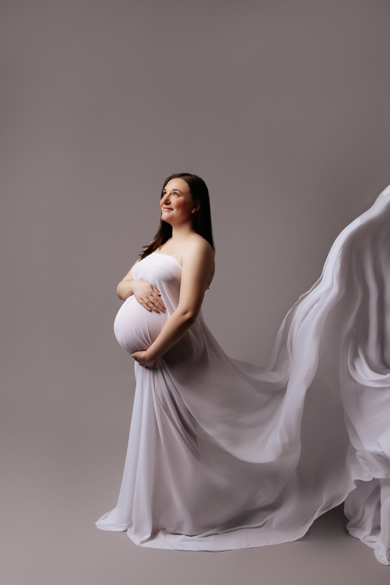 gorgeous indoor maternity photo session